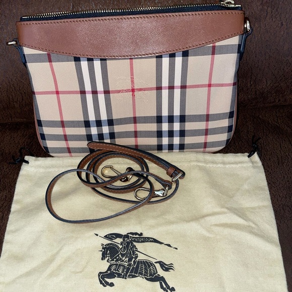 Burberry crossbody - Picture 1 of 6